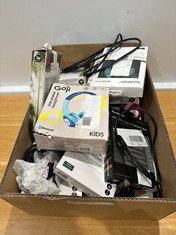 BOX OF ASSORTED ITEMS TO INCLUDE GOJI KIDS WIRELESS HEADPHONES TECH ACCESSORIES. (UNIT ONLY) [JPTC66369] (DELIVERY ONLY)