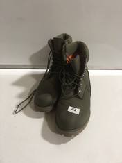 TIMBERLAND MEN'S WATERPROOF BOOTS IN DARK GREEN OLIVE UK 11 (DELIVERY ONLY)