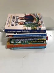 APPROX 8 X ASSORTED BOOKS TO INCLUDE THE HAIRY BIKERS EVERYDAY WINNERS SI KING AND DAVE MYERS (DELIVERY ONLY)