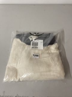 GET COZY SWEATER IN IVORY COMBO - SIZE M - RRP $128