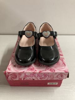 PAIR OF LELLI KELLY CHILDRENS SHOES IN BLACK - SIZE 31F