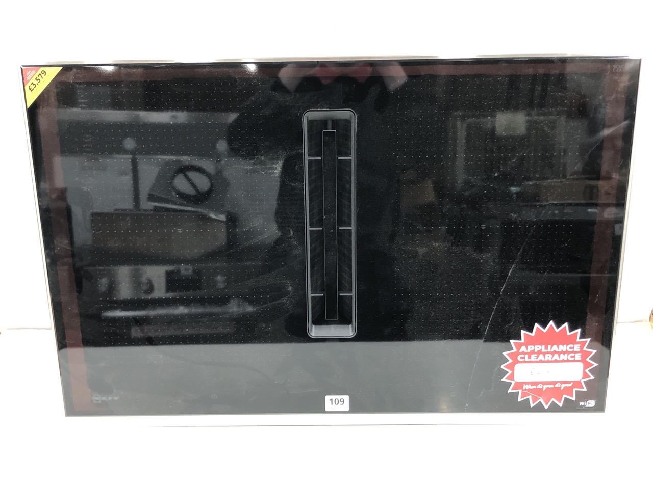 John Pye Auctions NEFF INDUCTION EXTRACTOR HOB (RRP £3,579.00) (CRACKED GLASS)