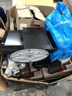 PALLET OF ASSORTED ITEMS INC SAMSUNG TV