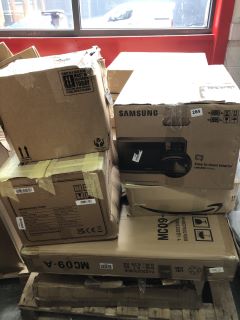 PALLET OF ASSORTED ITEMS INC SAMSUNG MICROWAVE