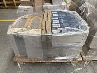 PALLET OF ASSORTED TILES TO INCLUDE 500 X 250MM CERAMIC WALL TILES IN WHITE STRIPE: LOCATION - D2 (KERBSIDE PALLET DELIVERY)