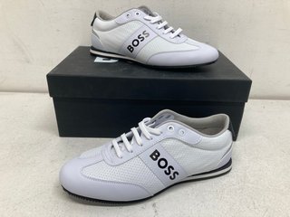 BOSS RUSHAM LOW FABRIC SNEAKERS IN WHITE - SIZE UK6 - RRP £169: LOCATION - BOOTH