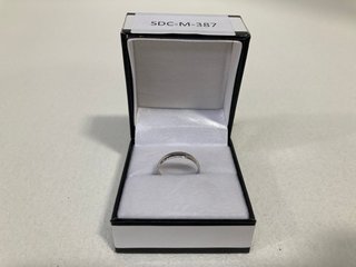 LOVE-GOLD 9CT WHITE GOLD 4M BAND RING - SIZE: N - RRP £199: LOCATION - BOOTH