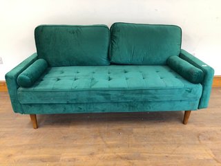 2 SEATER GREEN VELVET STYLE FABRIC SOFA WITH BROWN LEGS: LOCATION - B4