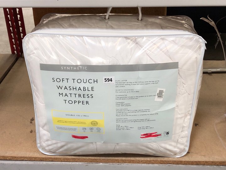 John Pye Auctions JOHN LEWIS & PARTNERS SYNTHETIC SOFT TOUCH WASHABLE DOUBLE MATTRESS TOPPER