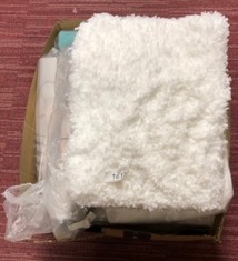 QTY OF ITEMS TO INCLUDE FLUFFY WHITE BATH MAT: LOCATION - A