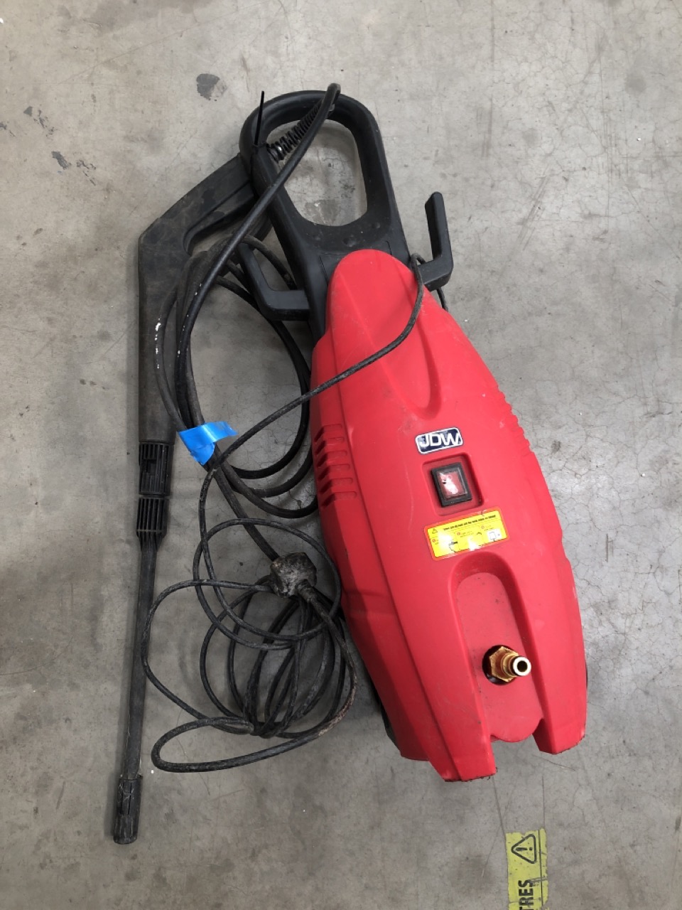 John Pye Auctions QTY OF ASSORTED GARDEN ITEMS TO INCLUDE JDW