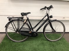 GIANT SUXES ADULT CITY BIKES : LOCATION - FLOOR(COLLECTION OR OPTIONAL DELIVERY AVAILABLE)