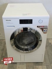MIELE W1 EXCELLENCE WHITE WASHING MACHINE MODEL WER865 RRP £2149: LOCATION - FRONT FLOOR(COLLECTION OR OPTIONAL DELIVERY AVAILABLE)