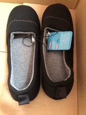 QTY OF ASSORTED ITEMS TO INCLUDE HOMETOP WOMENS KNIT SLIPPERS. BLACK. UK 8. TOTAL RRP £125: LOCATION - E RACK