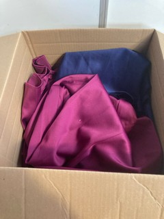 1 X BOX OF ASSORTED WOMEN'S CLOTHES