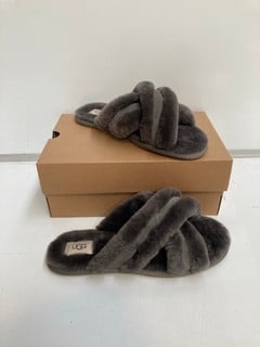 1 X PAIR OF UGGS, W SCUFFITIA. SIZE 8