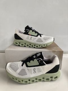 CLOUDSTRATUS TRAINERS IN BLACK/WHITE/GREEN IN SIZE UK 7