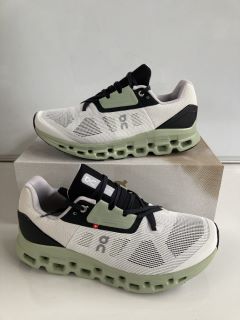 CLOUDSTRATUS TRAINERS IN BLACK/WHITE/GREEN IN SIZE UK 8