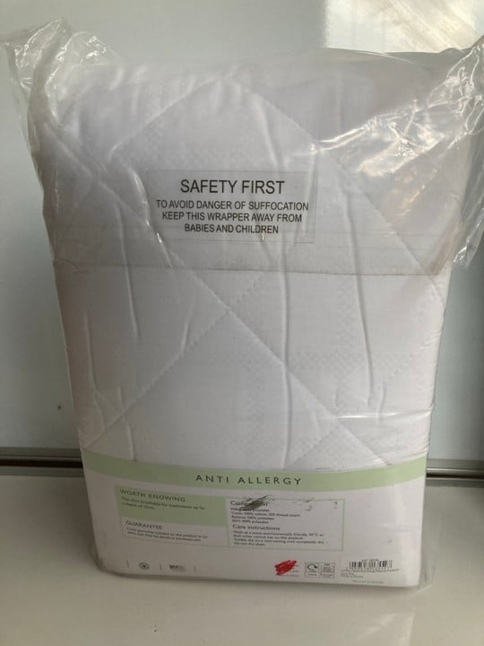John Pye Auctions 2 X JOHN LEWIS SUPER KINGSIZE MATTRESS PROTECTOR
