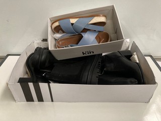 QTY OF ASSORTED SHOES TO INCLUDE VALERIE BOOTS IN BLACK IN SIZE (8)