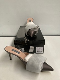 SLP BY SARAH JESSICA PARKER IN SIZE (EU40/UK7) RRP £172.50