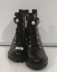 KARL LAGERFELD LACE & ZIP BOOTS IN BLACK SIZE UK6.5 APPROX. RRP £140 (DELIVERY ONLY)