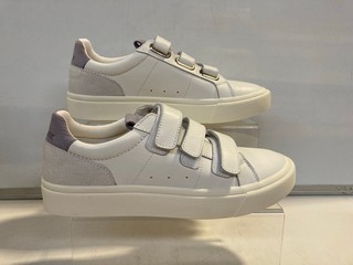 PAIR OF BARBOUR GEORGIE WHITE AND LAVENDER TRAINERS