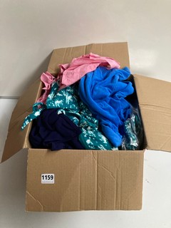 1 X BOX OF ASSORTED WOMEN'S CLOTHING TO INCLUDE NAVY PALAZZO TROUSERS, SIZE L & ALEXIS EMB BRA, SIZE 34B