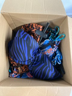 1 X BOX OF ASSORTED WOMEN'S SWIMWEAR TO INCLUDE JOHN LEWIS 34DD BIKINI TOP ,AND/OR SIZE 10 , VARIOUS COLOURS ANS SIZES