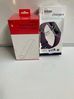1 X ONE PLUS WARP CHARGE 50 WIRELESS CHARGER & 1 X ADVANCED FITNESS TRACKER (FITBIT CHARGE 4)