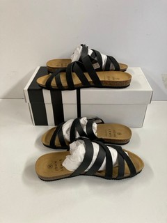 3 X JOHN LEWIS FOOTWEAR LEXIE GDMU SANDALS IN GOLD TUMBLE LEA IN SIZE (UK 8) TO INCLUDE  LOUISE BKMU