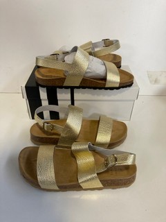 3 X JOHN LEWIS FOOTWEAR LEXIE GDMU SANDALS IN GOLD TUMBLE LEA IN SIZE (UK 8) TO INCLUDE LOUISE BKMU