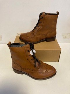 JOHN LEWIS TO INCLUDE CAMERYN BROGUE ANKLE BOOTS IN BROWN IN SIZE (UK 7)