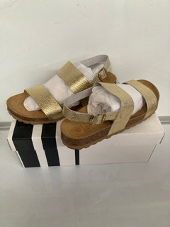4 X JOHN LEWIS FOOTWEAR LEXIE GDMU SANDALS IN GOLD TUMBLE LEA IN SIZE (UK 8) TO INCLUDE LOUISE BKMU