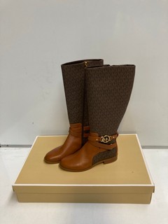MICHAEL KORS RORY BOOTS (US 8M) RRP £345