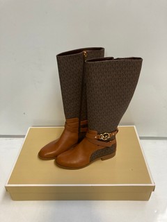 MICHAEL KORS RORY BOOTS (US 9M) RRP £345