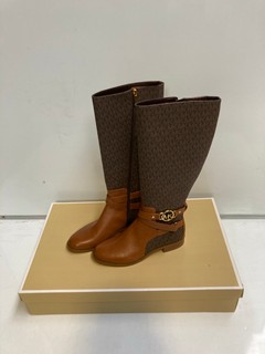 MICHAEL KORS RORY BOOTS (US 7.5M) RRP £345