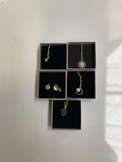 5 X JOHN LEWIS JEWELLERY BOXES TO INCLUDE GOLD NECKLACE WITH PENDANT, SILVER NECKLACE WITH PENDANT