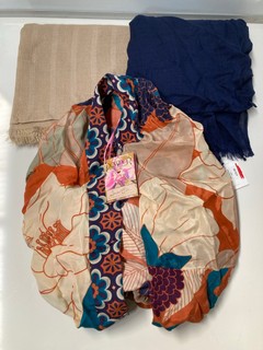 QTY OF ASSORTED GOODS TO INCLUDE LUREX STRIPE SCARF, MINI LEO SCARF