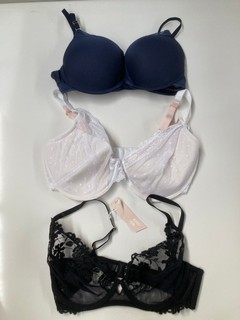 QTY OF ASSORTED GOODS TO INCLUDE SIENNA PRINT BRA, ALEXIS EMB BRA