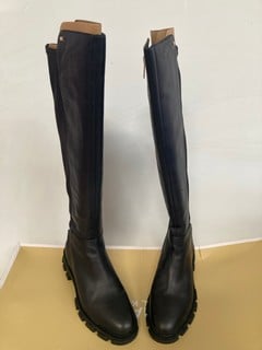 MICHEAL BY MICHEAL KORS BOOTS SIZE 8.5US