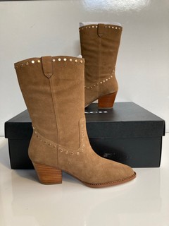 COACH PHOEBE SUEDE BOOTS IN COCONUT IN SIZE (US8B/UK6B)