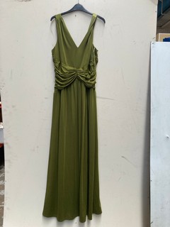 QTY OF ASSORTED DRESSES TO INCLUDE GREEN NEVER FULLY DRESSED EXAMPLE SIZE 22