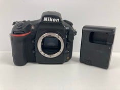 NIKON D810 REFLEX CAMERA (ORIGINAL RRP - €988,00) IN BLACK. (WITH PLASTIC SCREEN COVER. NO CAMERA BODY COVER. WITH INCOMPLETE BATTERY CHARGER, SCRATCHES ON PLASTIC SCREEN COVER) [JPTZ5402]