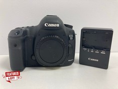 CANON EOS 5D MARK III REFLEX CAMERA (ORIGINAL RRP - €799,99) IN BLACK. (WITH BODY COVER. WITH BATTERY CHARGER (DOES NOT CONTAIN PLUG), USB INPUT DOES NOT WORK) [JPTZ5570]