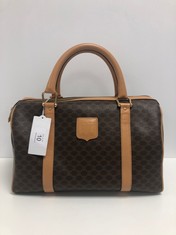 CELINE, VINTAGE SMALL BOSTON BROWN/BEIGE MACADAM COATED CANVAS HANDBAG WITH BROWN LEATHER. ITEM TO INCLUDE  WITH AN ESTIMATED SIZE OF 32*20*16CM (ITEM INCLUDES A CERTIFICATE OF AUTHENTICITY) AAX9223