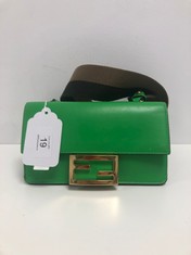 FENDI, MINI FLAT BAGUETTE GREEN SMOOTH LEATHER SHOULDER BAG WITH BEIGE/BROWN CANVAS. ITEM TO INCLUDE  WITH AN ESTIMATED SIZE OF 18*10CM (ITEM INCLUDES A CERTIFICATE OF AUTHENTICITY) AAX7781