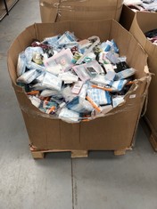 PALLET OF SUNDRIES INCLUDING FACE MASKS .