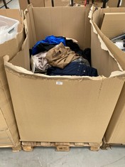 ASSORTED CLOTHING PALLET INCLUDING FLED PERRY MEN'S POLO SHIRT. SPRINGFIELD JEANS, BLACK, 34 FOR MEN, TRENDYOL CAZARD DRESS.