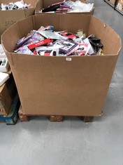 PALLET OF ASSORTED ITEMS INCLUDING DOLL .